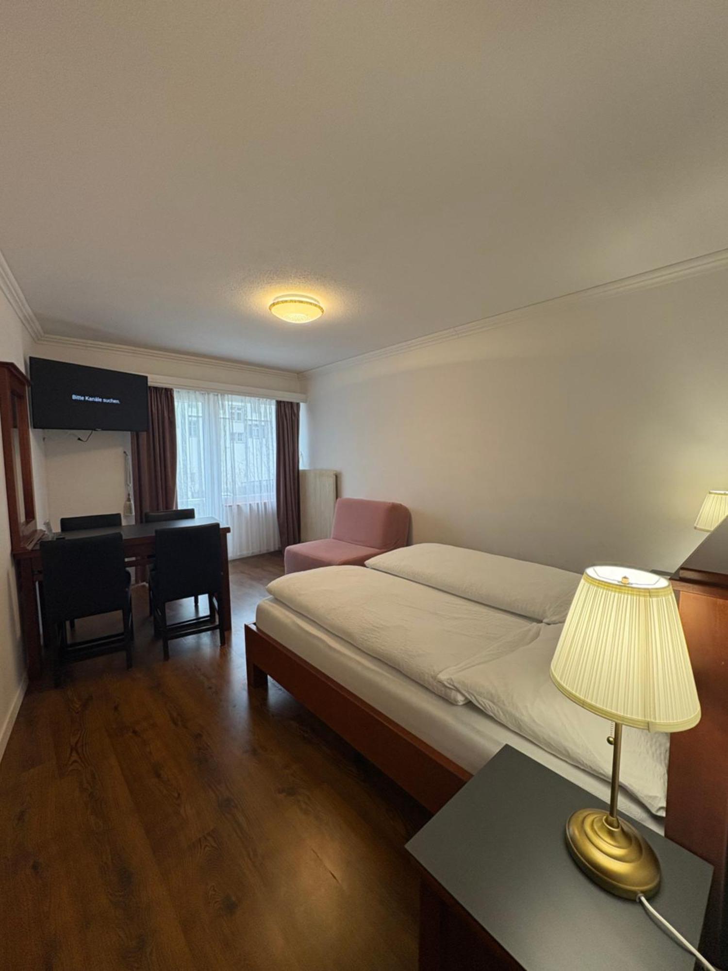 Esos Hotel Quelle บัดรากัซ ภายนอก รูปภาพ