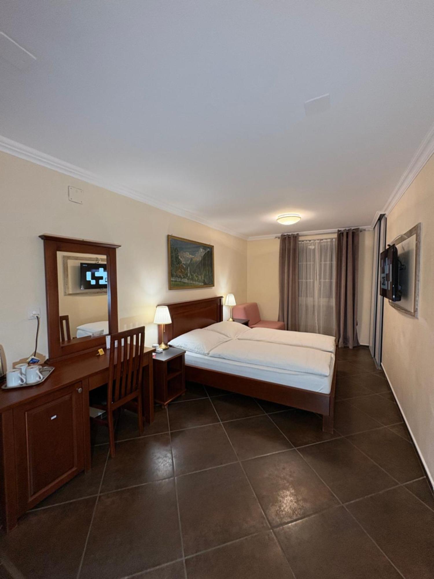 Esos Hotel Quelle บัดรากัซ ภายนอก รูปภาพ