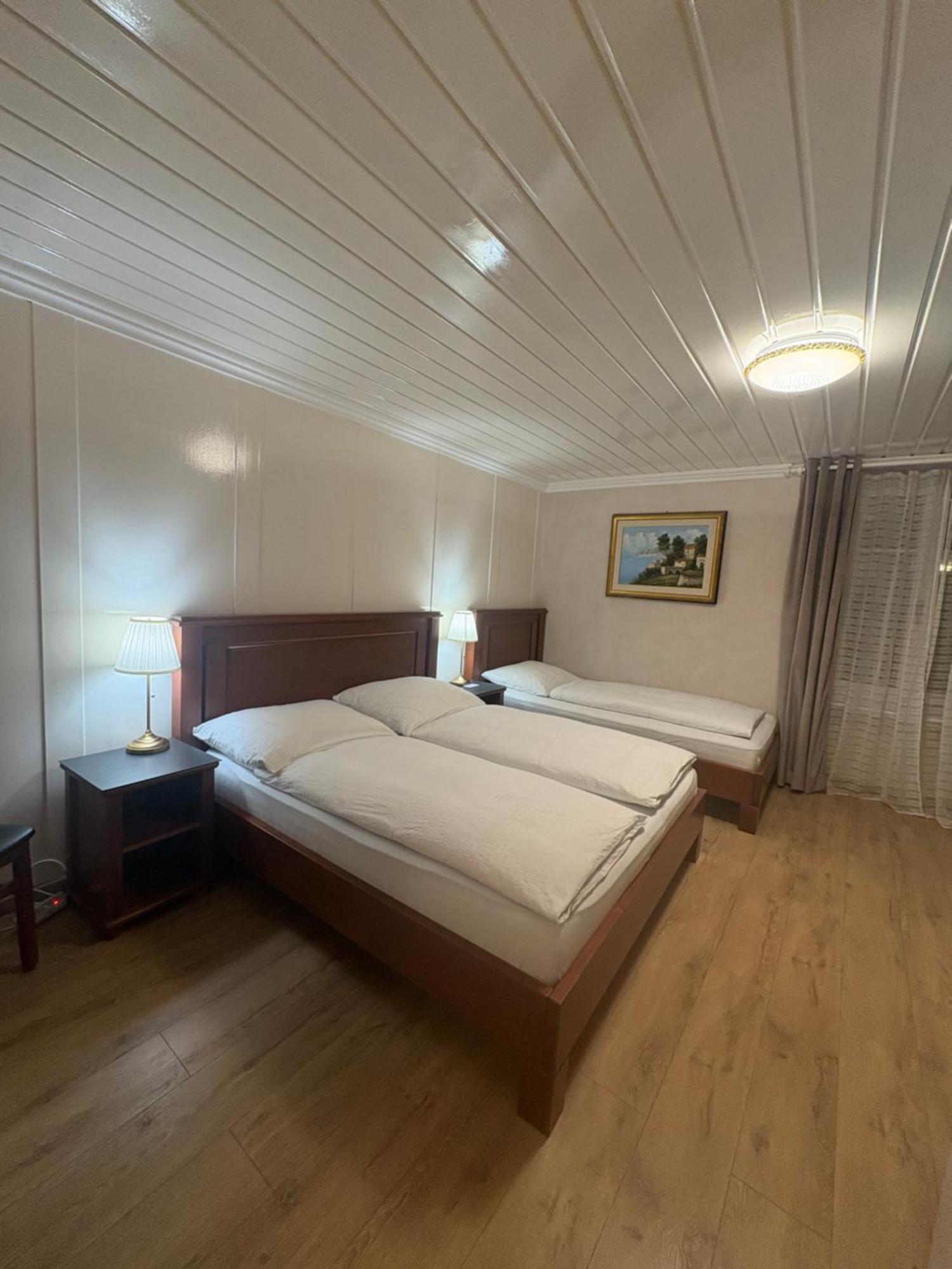 Esos Hotel Quelle บัดรากัซ ภายนอก รูปภาพ