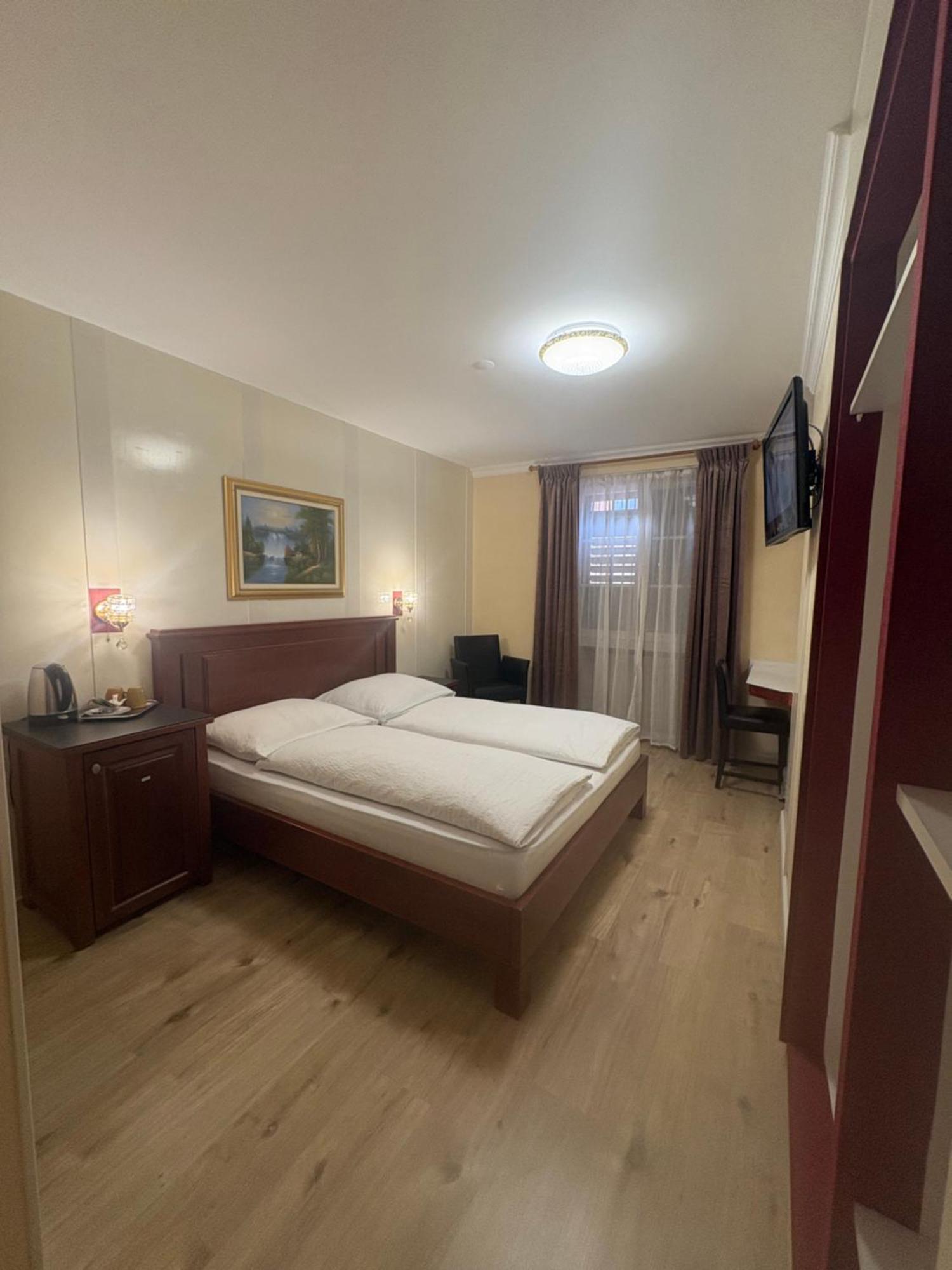 Esos Hotel Quelle บัดรากัซ ภายนอก รูปภาพ