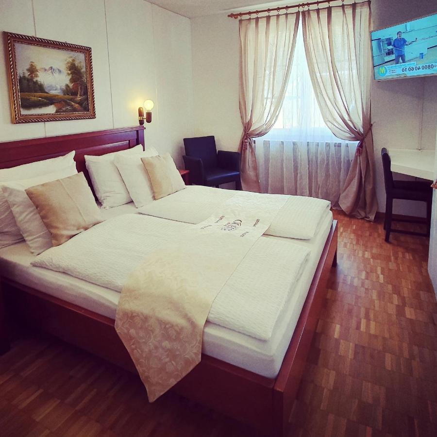Esos Hotel Quelle บัดรากัซ ภายนอก รูปภาพ